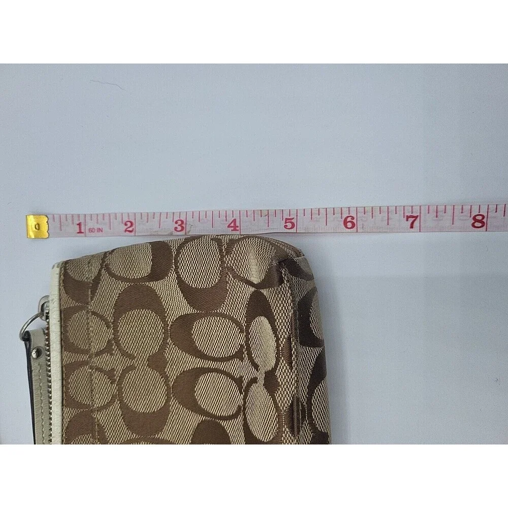 Coach Wristlet Wallet Great Condition Preowned -Brown - Picture 10 of 11